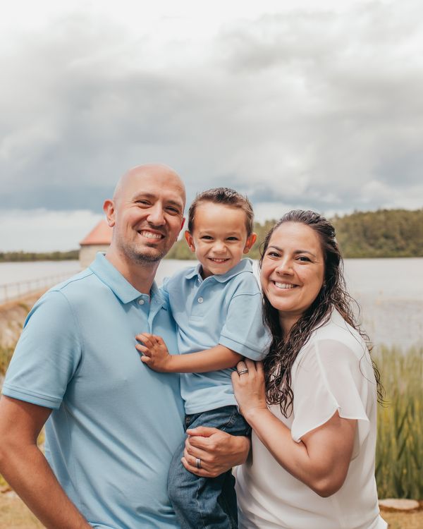 Lorie-Lyn — natural light photographer based in Westport, MA