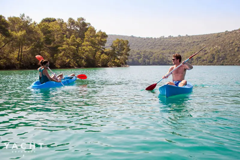 Canoe adventures - Blue water paddling