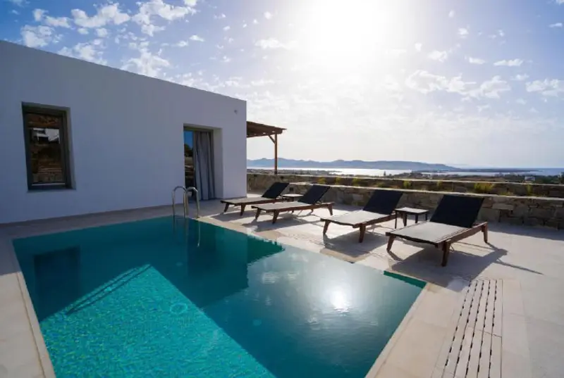 Kouros Blanc resort in Paros