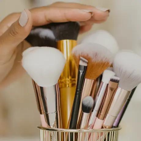 Tip - Belleza e Higiene: Por qué Debes Lavar tus Brochas de Maquillaje