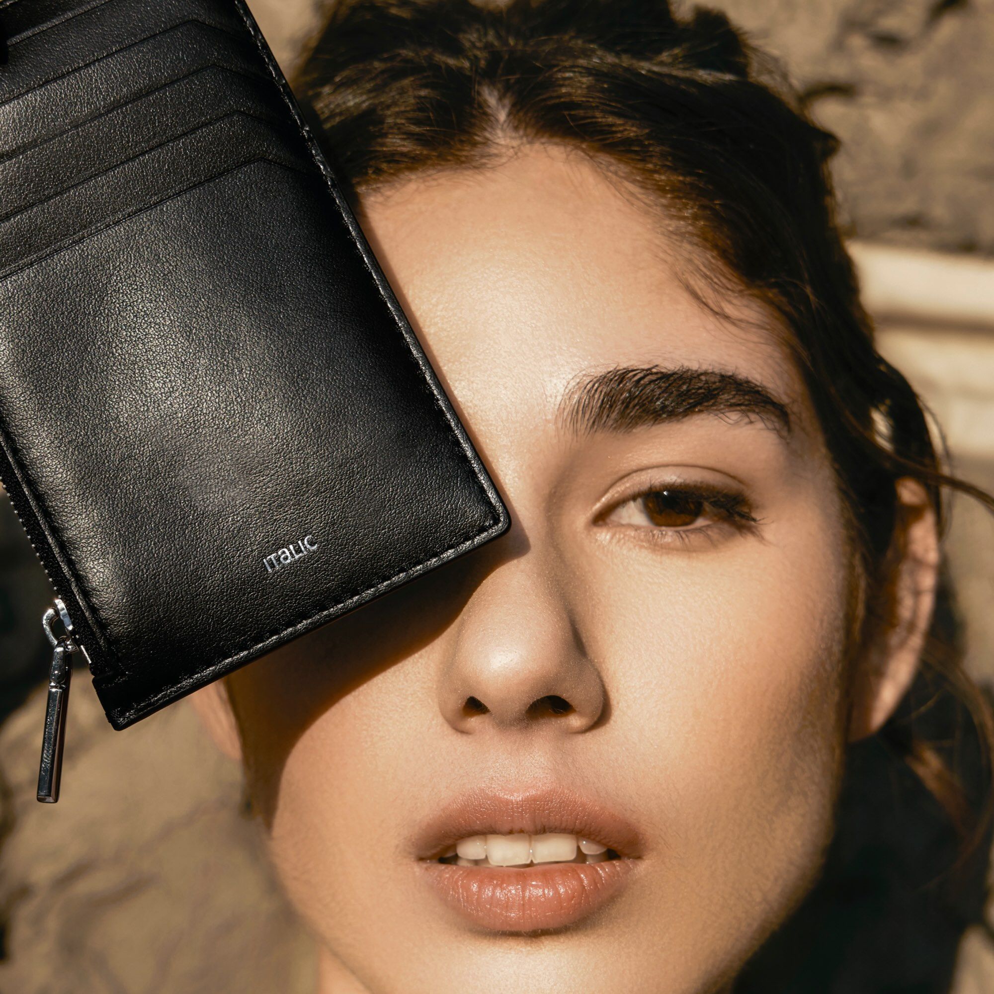 FULL-GRAIN NAPA LEATHER.