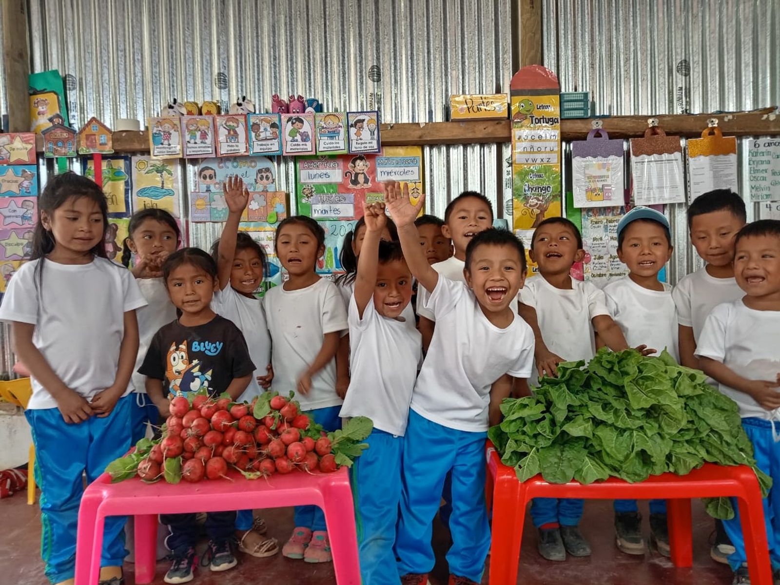 Children eating a nutritious snack in the classroom