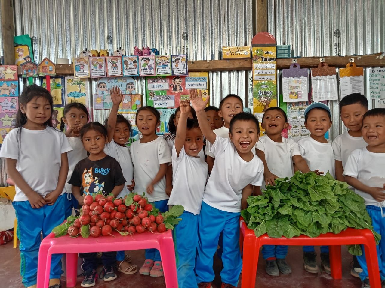Children eating a nutritious snack in the classroom