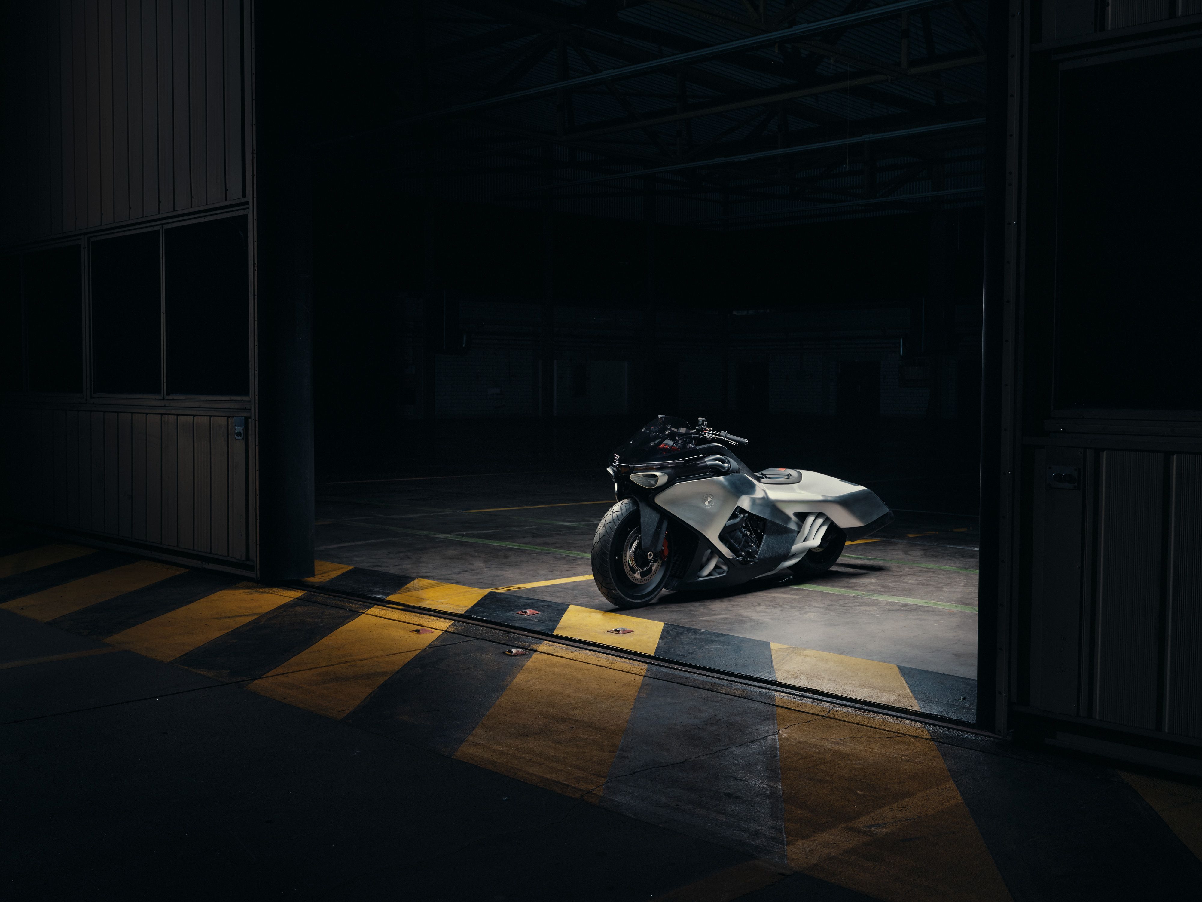 BMW Motorrad Vision K18: así imagina BMW el futuro de las motocicletas touring 5
