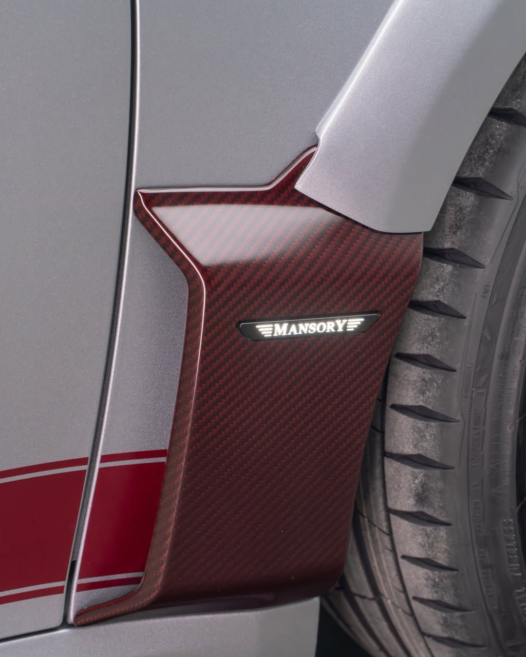 MANSORY lleva al Porsche 911 Turbo S al extremo con un nuevo paquete para el 992.2 7