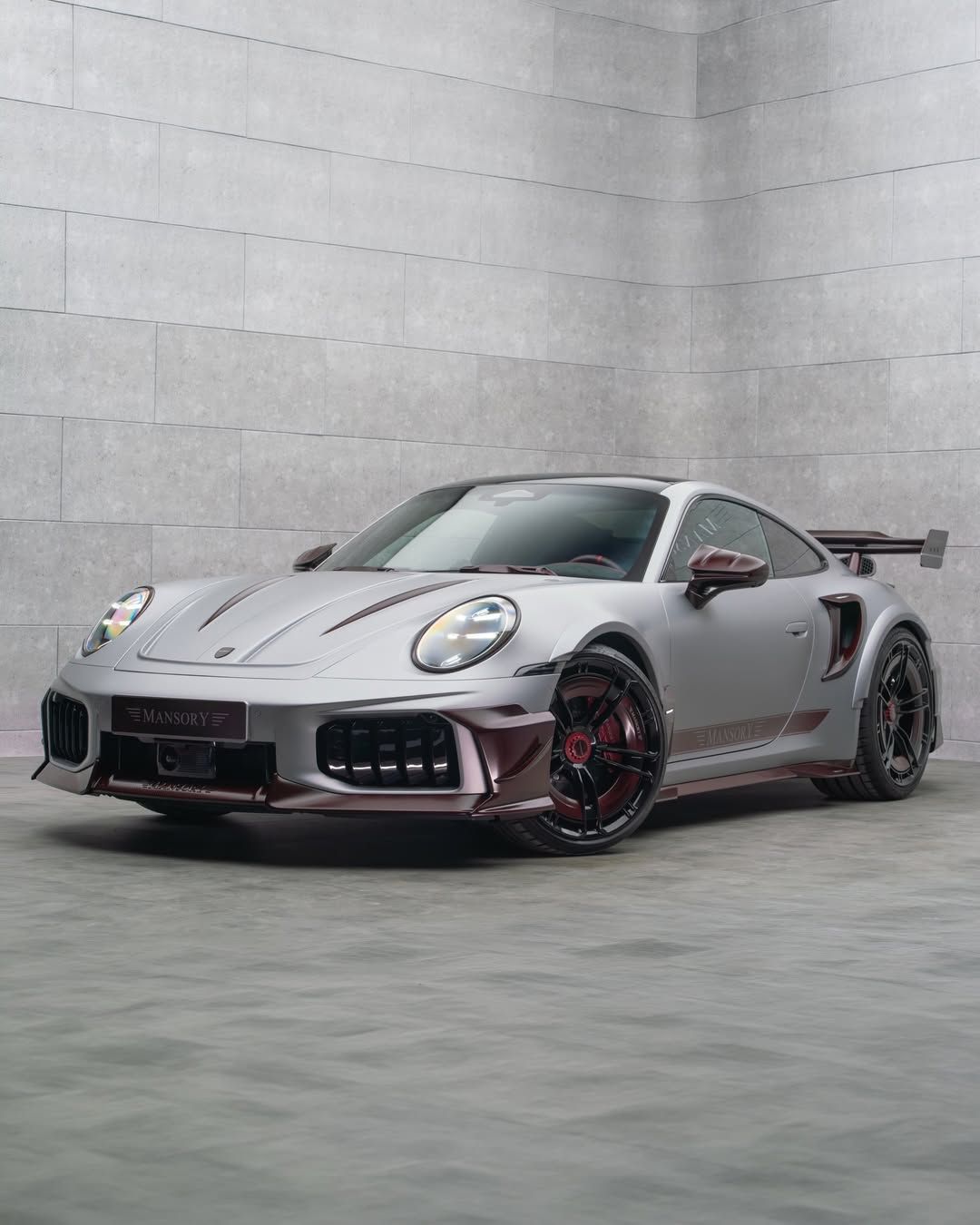 MANSORY lleva al Porsche 911 Turbo S al extremo con un nuevo paquete para el 992.2
