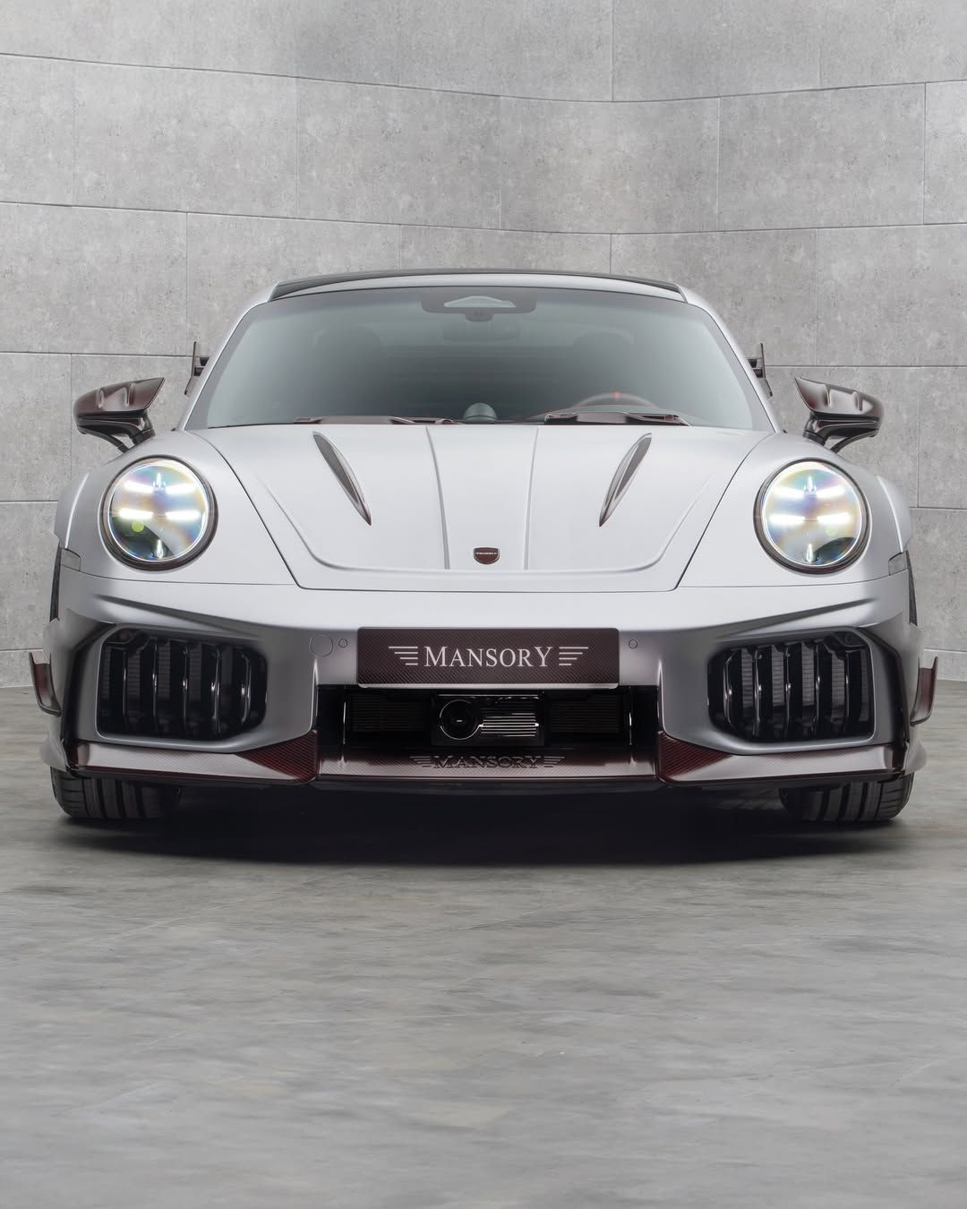 MANSORY lleva al Porsche 911 Turbo S al extremo con un nuevo paquete para el 992.2 9