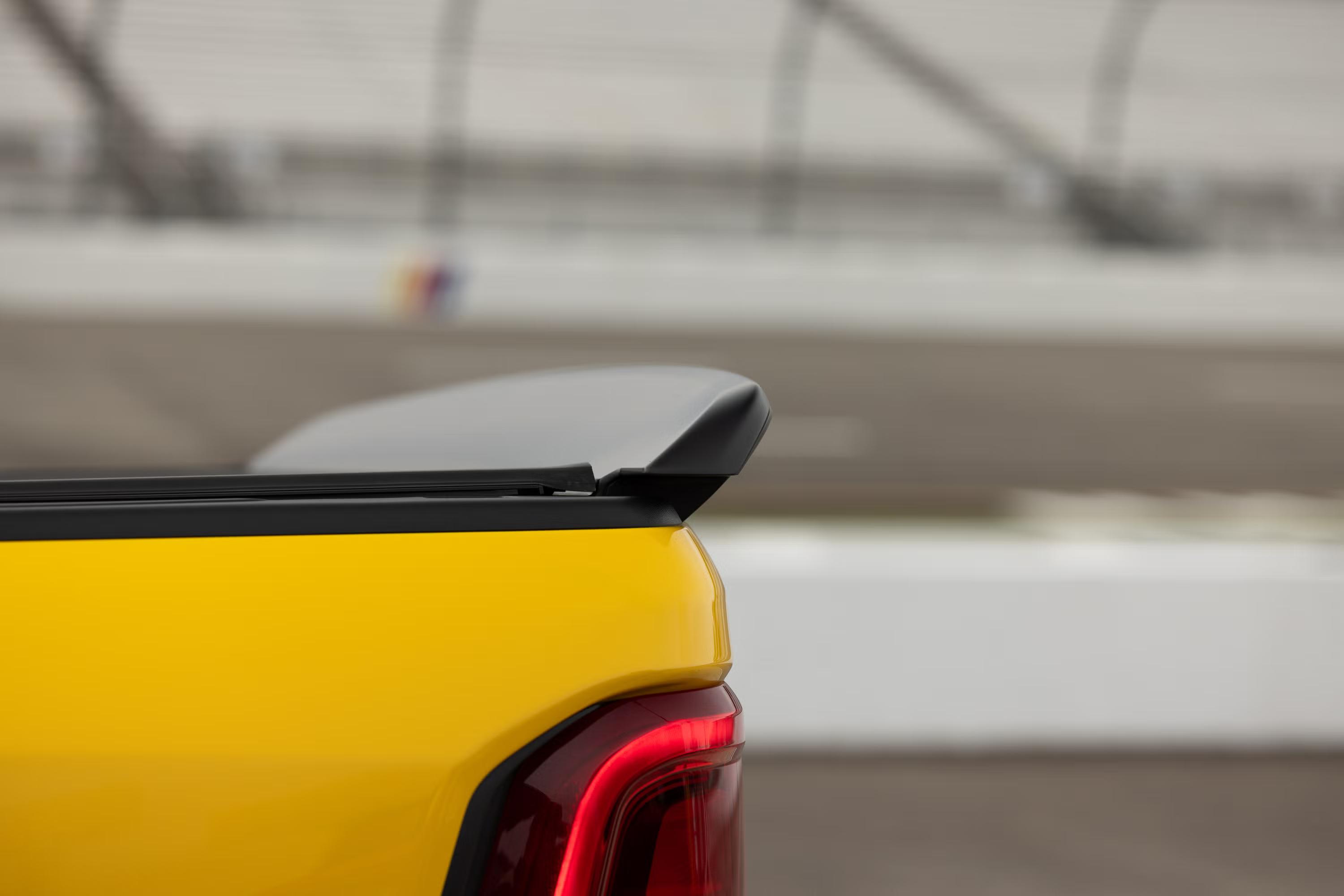 RAM revive las muscle trucks: así son las nuevas 2027 Ram 1500 Rumble Bee con hasta 777 caballos de potencia 3