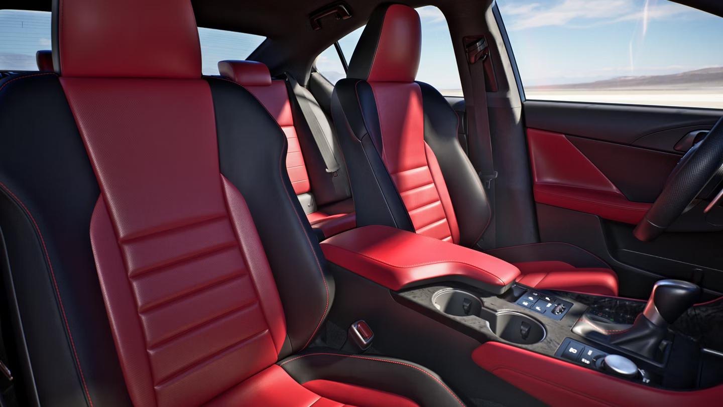 Lexus IS 350 F SPORT: el sedán japonés que sigue creyendo en los motores grandes 2