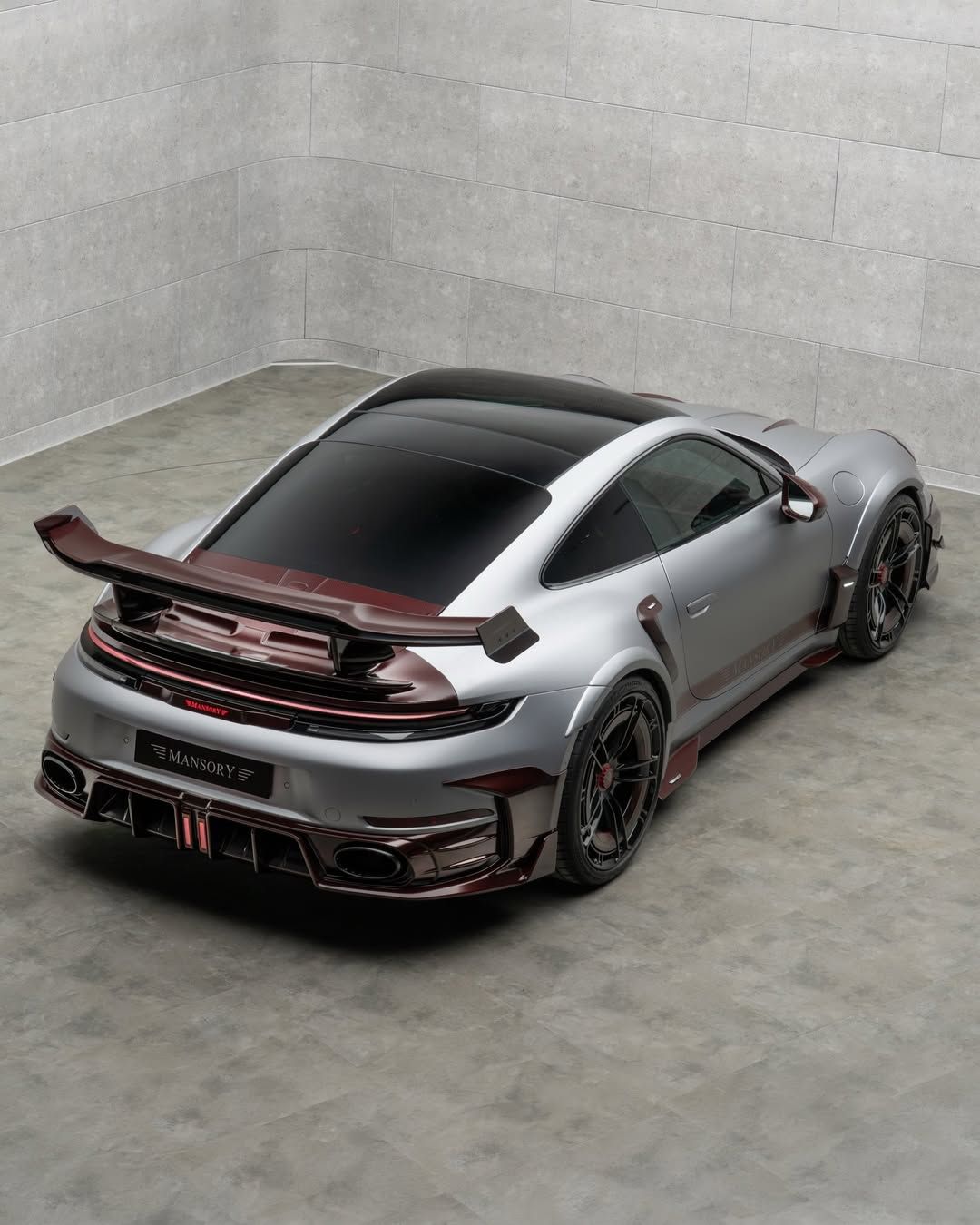 MANSORY lleva al Porsche 911 Turbo S al extremo con un nuevo paquete para el 992.2 6