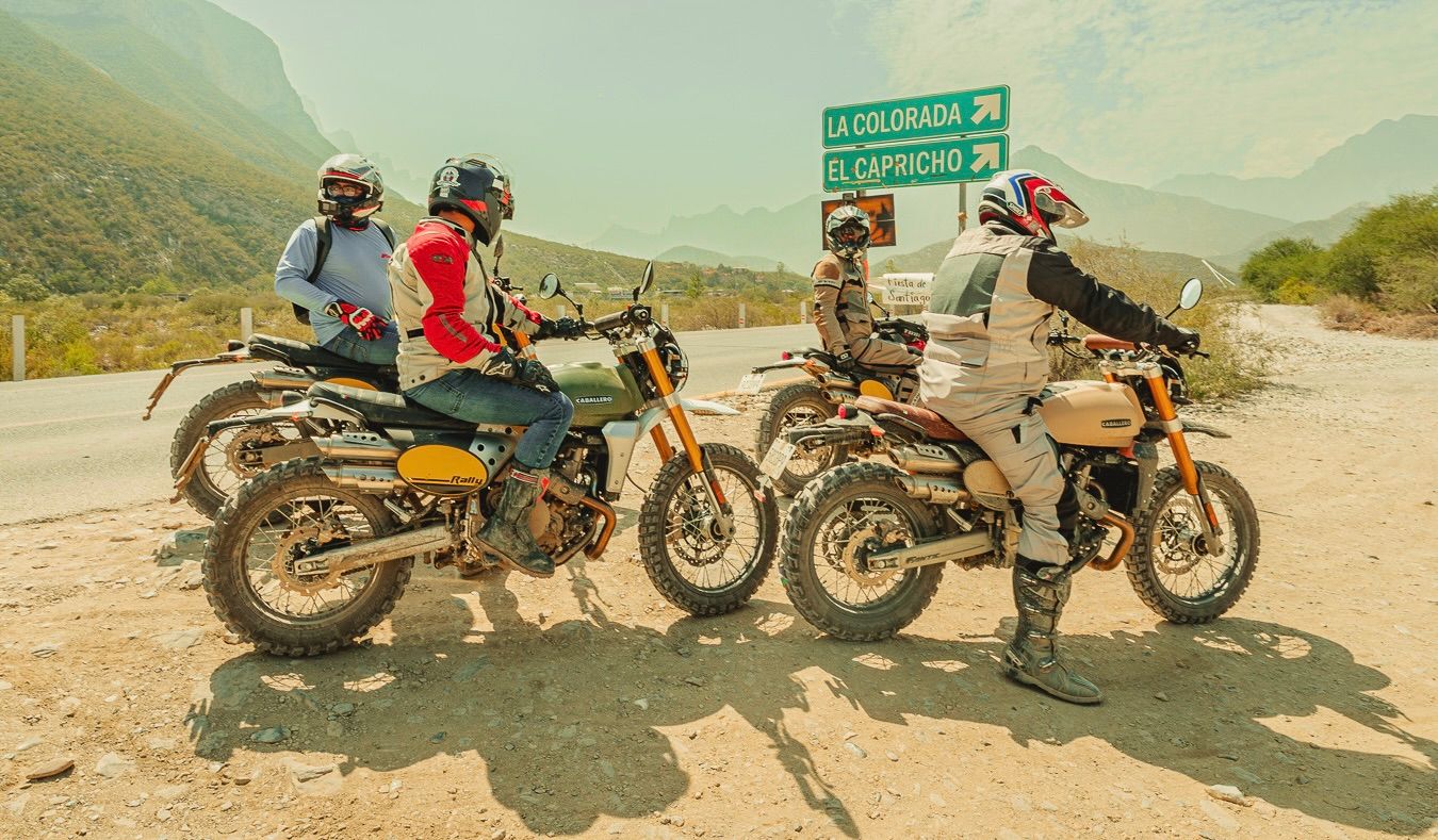 Motos