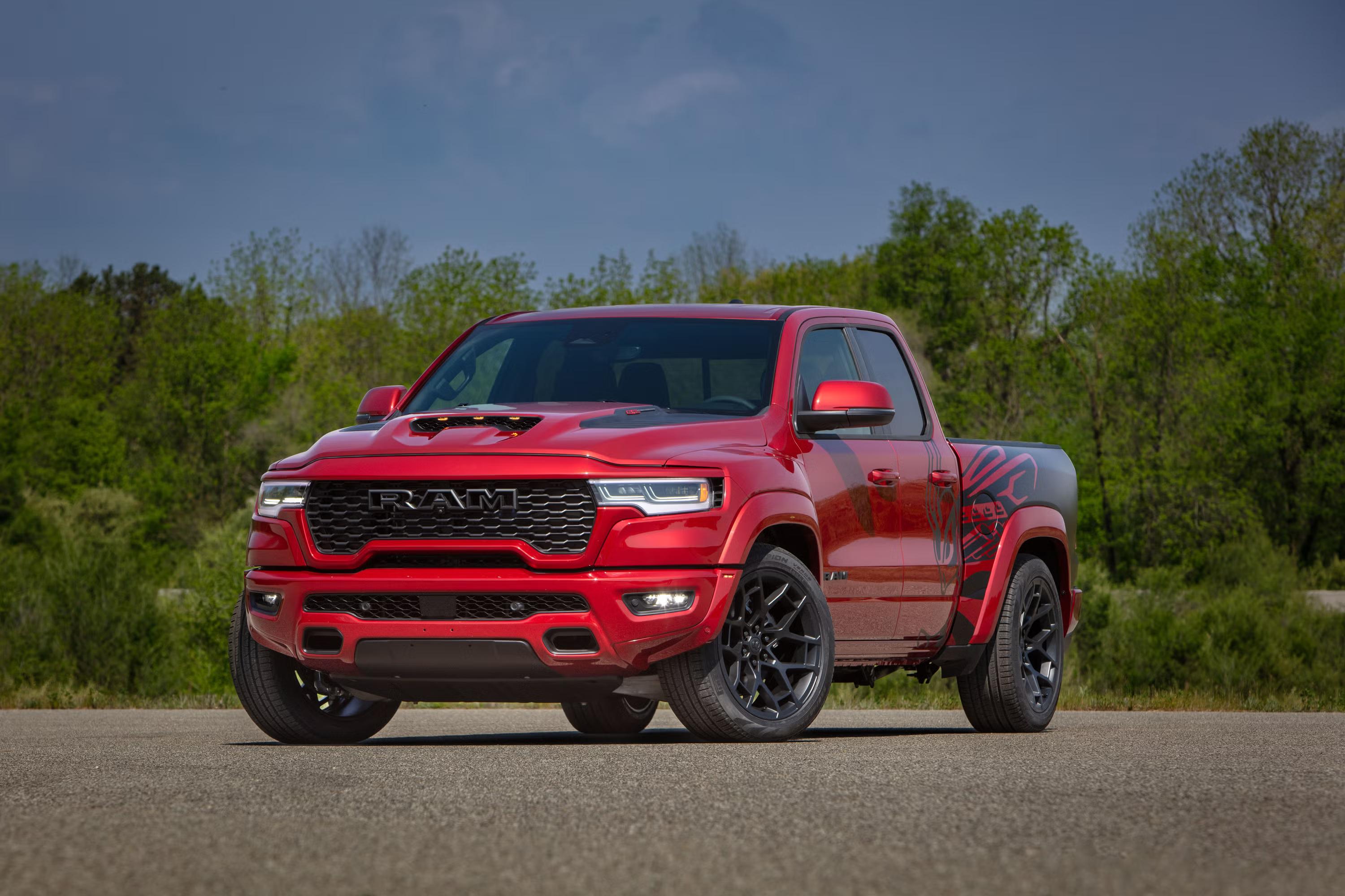 RAM revive las muscle trucks: así son las nuevas 2027 Ram 1500 Rumble Bee con hasta 777 caballos de potencia 14