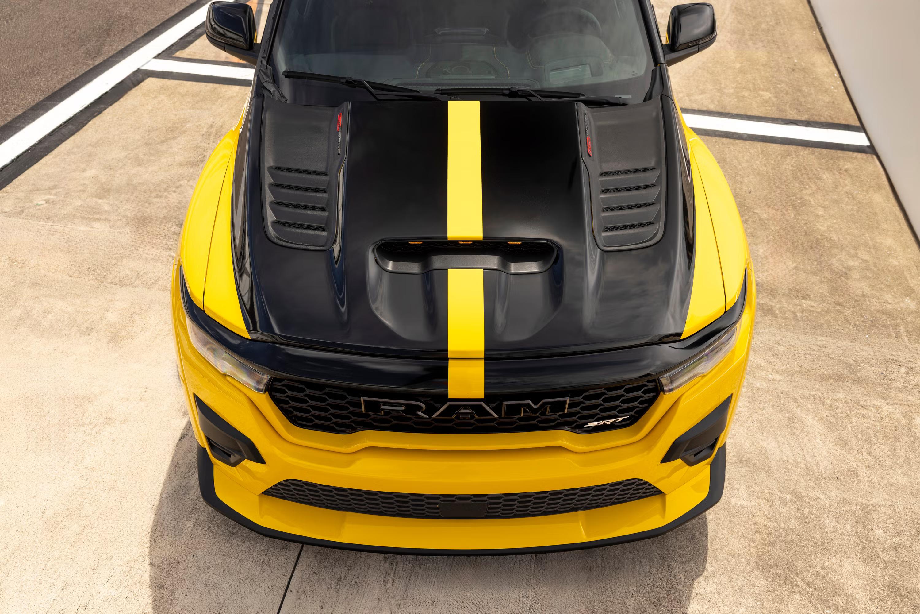 RAM revive las muscle trucks: así son las nuevas 2027 Ram 1500 Rumble Bee con hasta 777 caballos de potencia 5