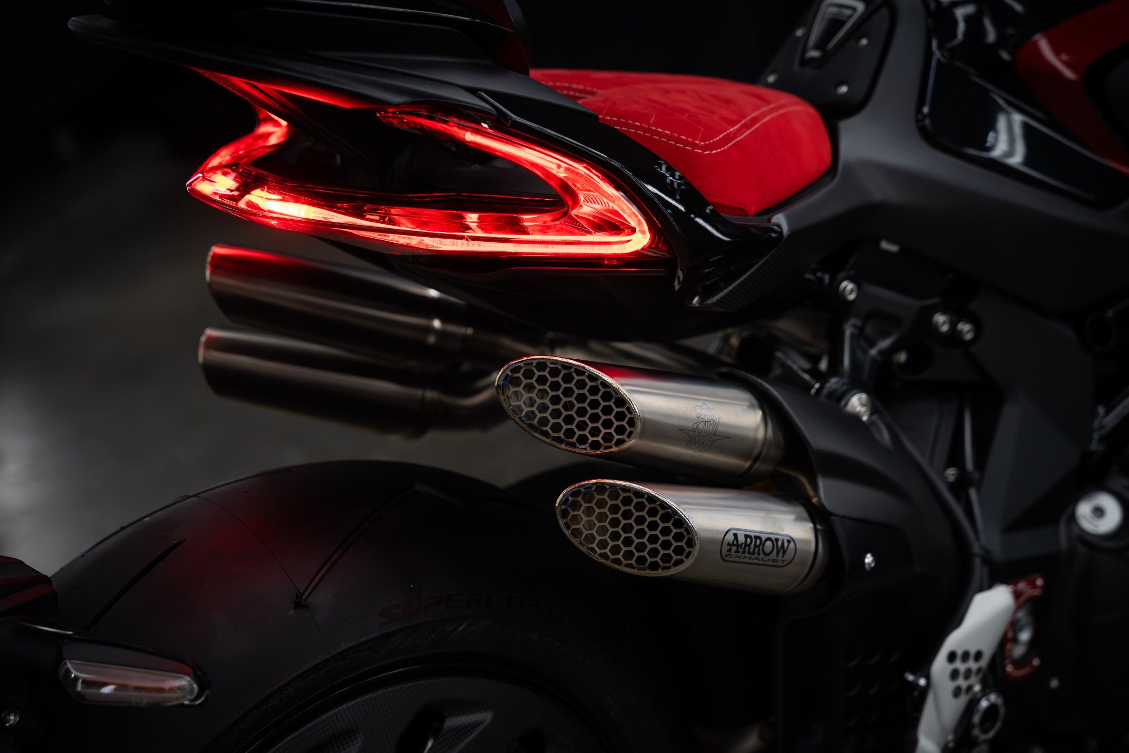 MV Agusta Brutale 1000 ABT: cuando dos obsesiones alemanas e italianas se encuentran en una naked de 208 caballos 7