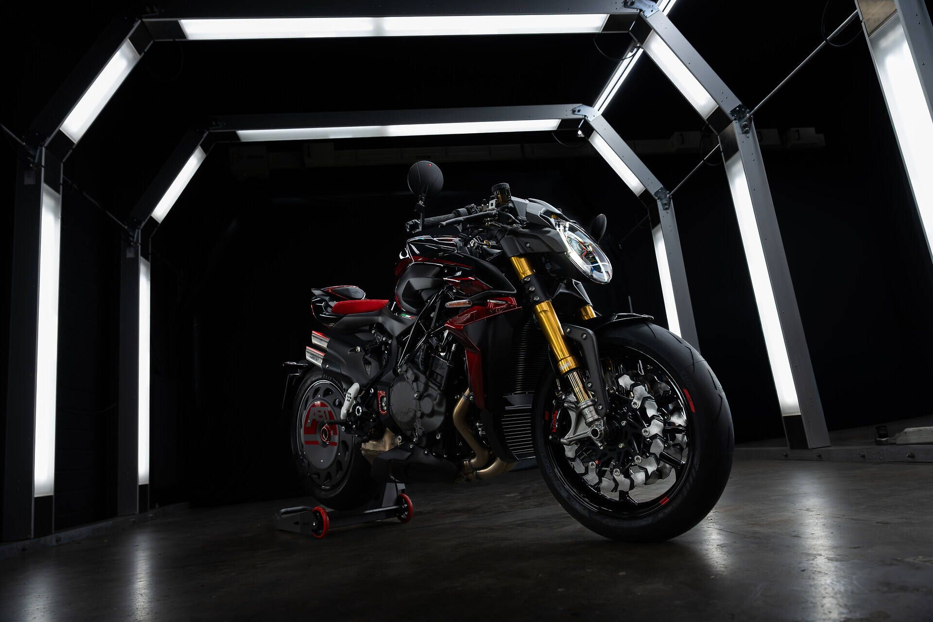 MV Agusta Brutale 1000 ABT: cuando dos obsesiones alemanas e italianas se encuentran en una naked de 208 caballos
