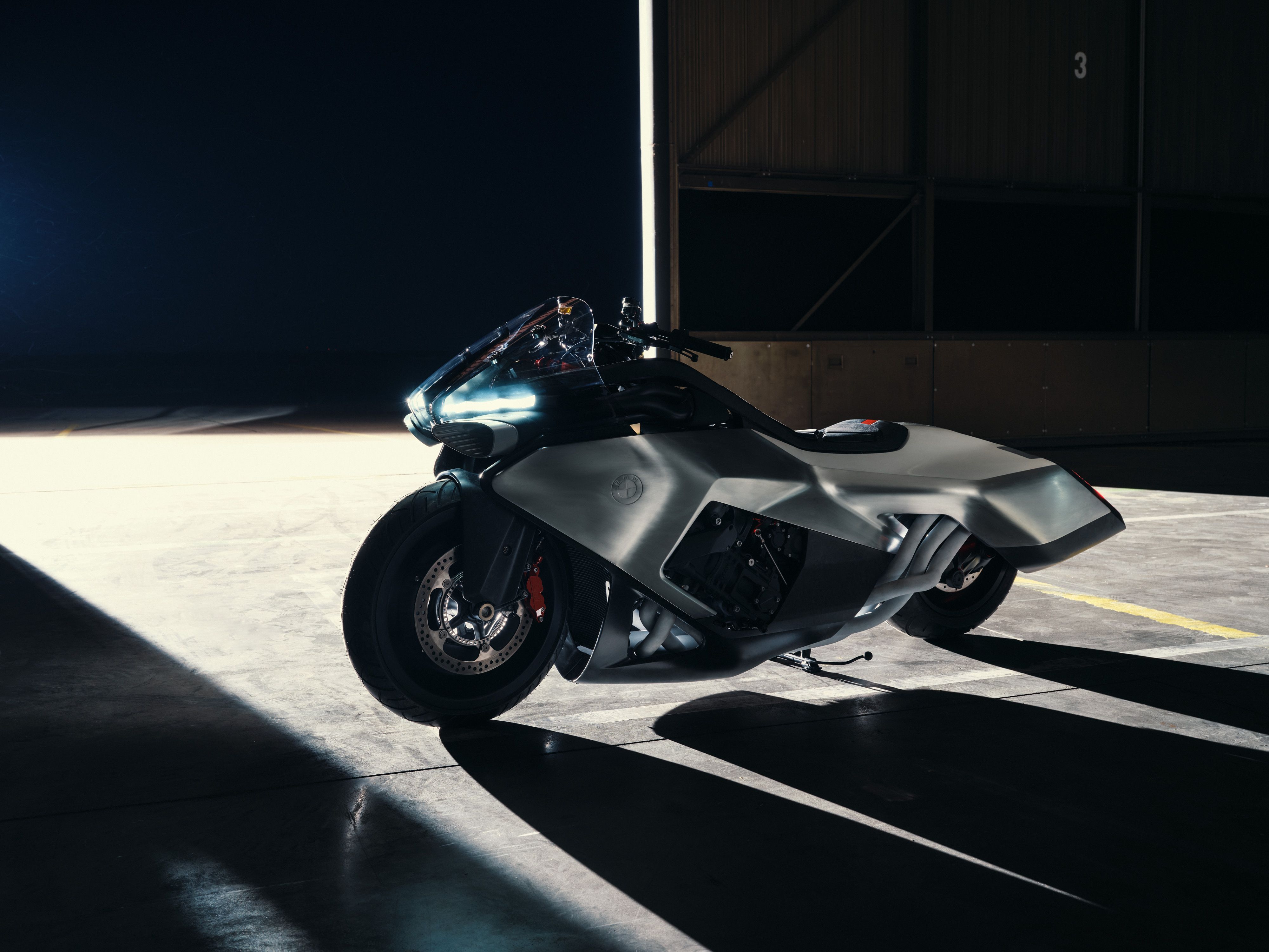BMW Motorrad Vision K18: así imagina BMW el futuro de las motocicletas touring 3