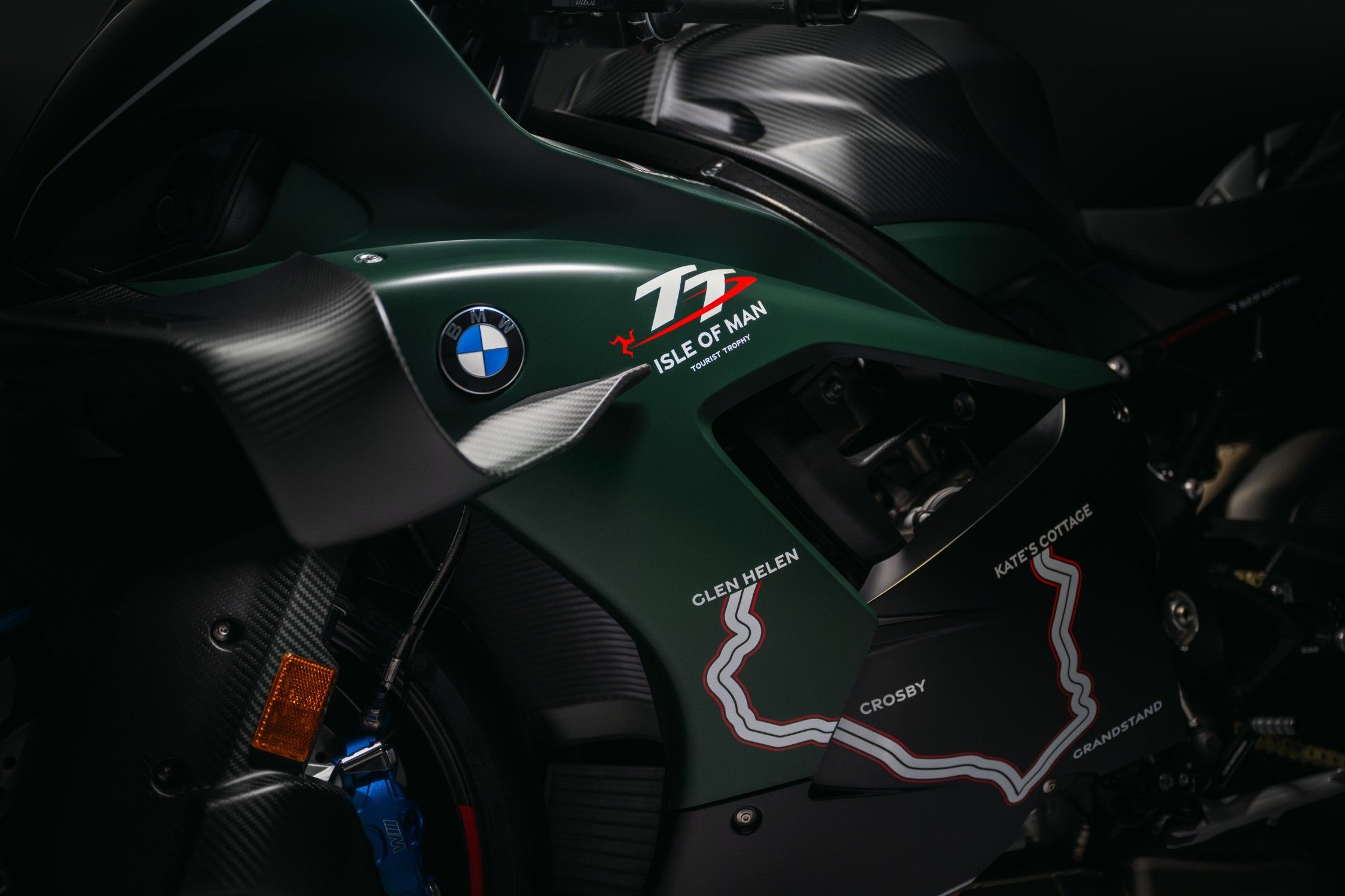 BMW M 1000 RR Isle of Man TT: una superbike creada para honrar la carrera más peligrosa del planeta 6