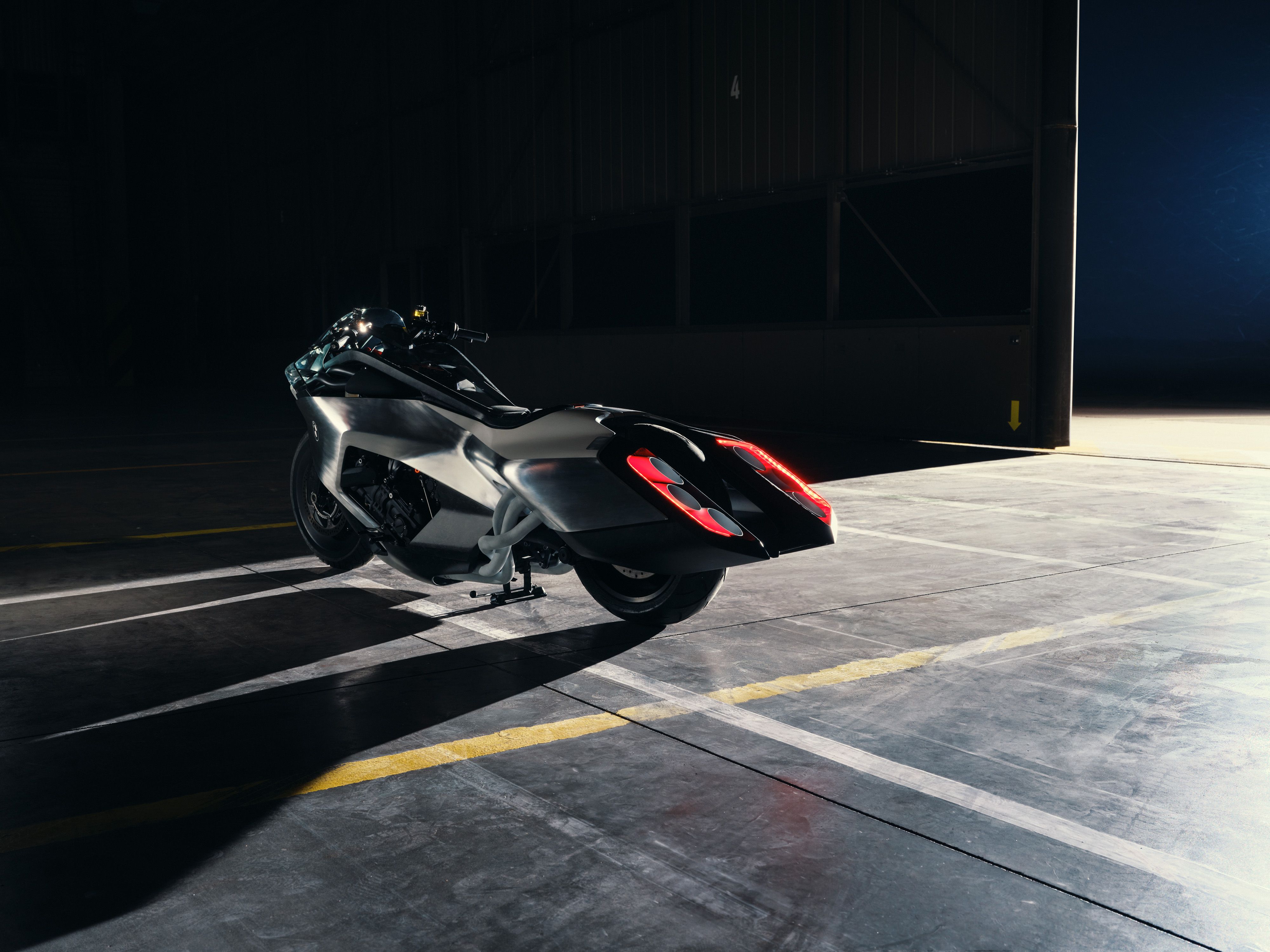 BMW Motorrad Vision K18: así imagina BMW el futuro de las motocicletas touring 4