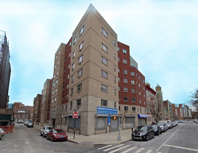 Photo of 1926 Crotona Parkway