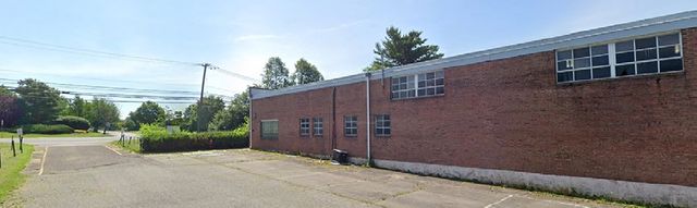 1193 South River Road