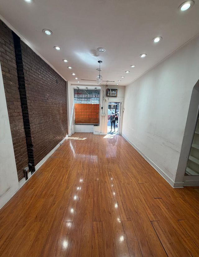 305 East 9th Street