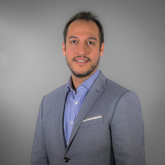 Portrait of Dan Shapiro