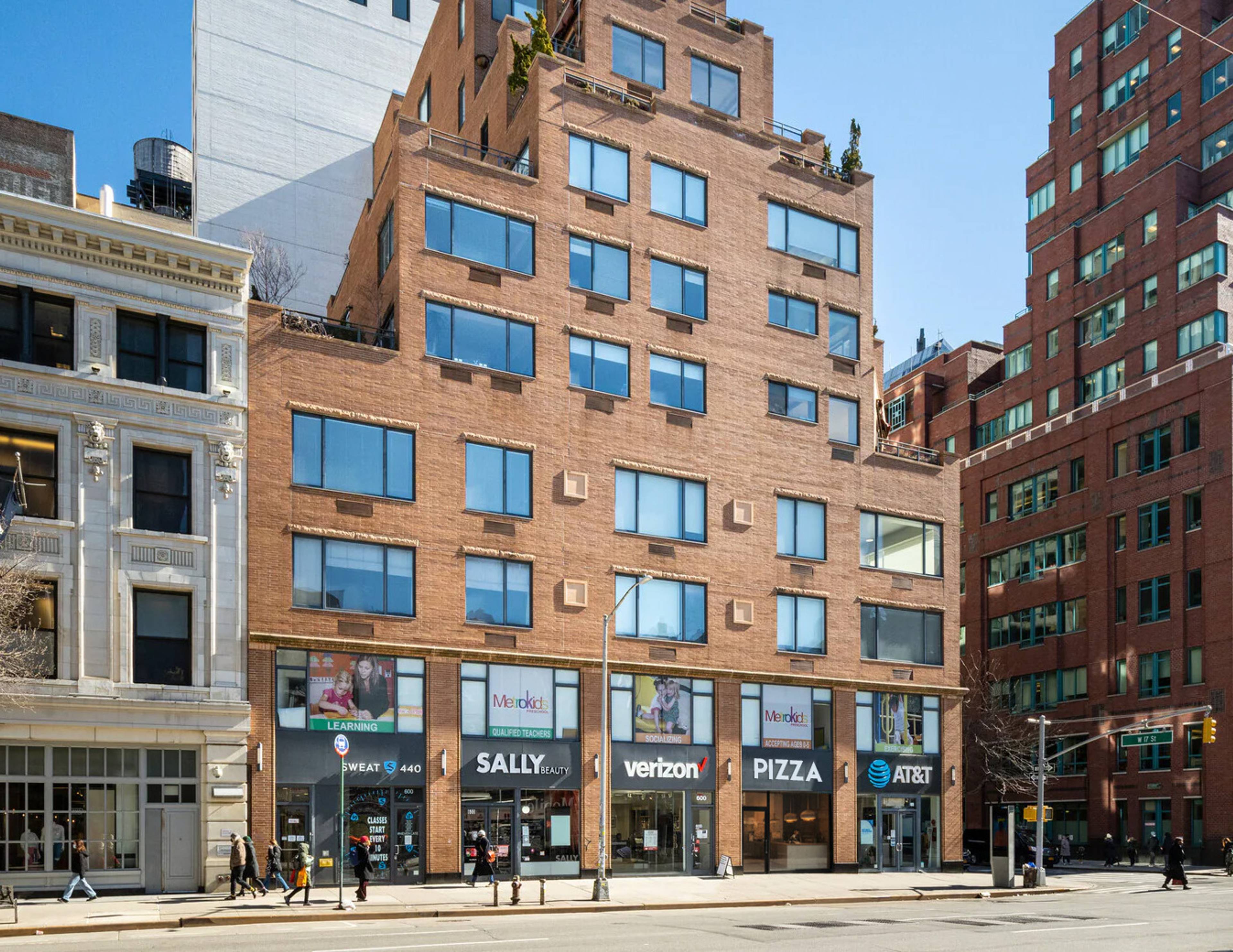 600 6th Ave