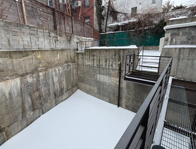 186 Greenpoint Avenue