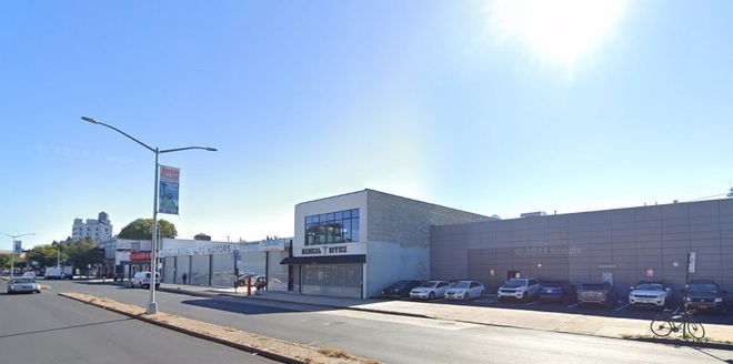 214-80 Jamaica Avenue