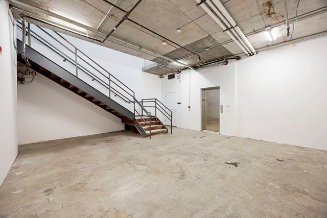 470 Columbus Avenue
