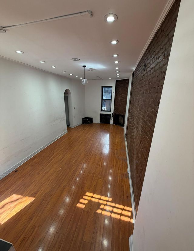 305 East 9th Street