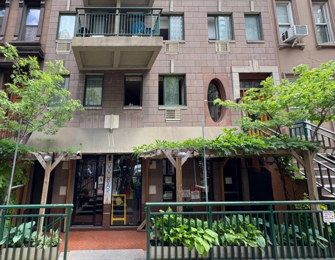 325 West 51st Street