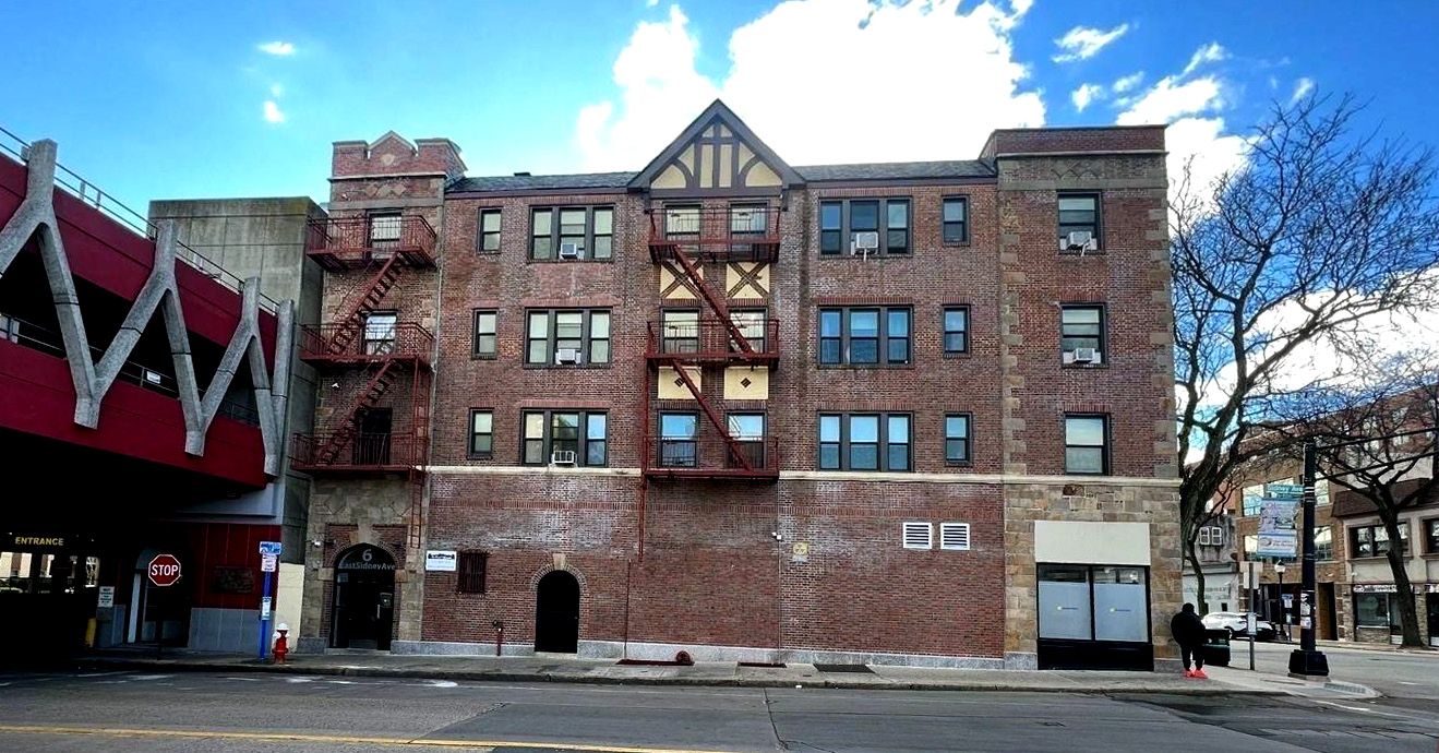 6 East Sidney Avenue