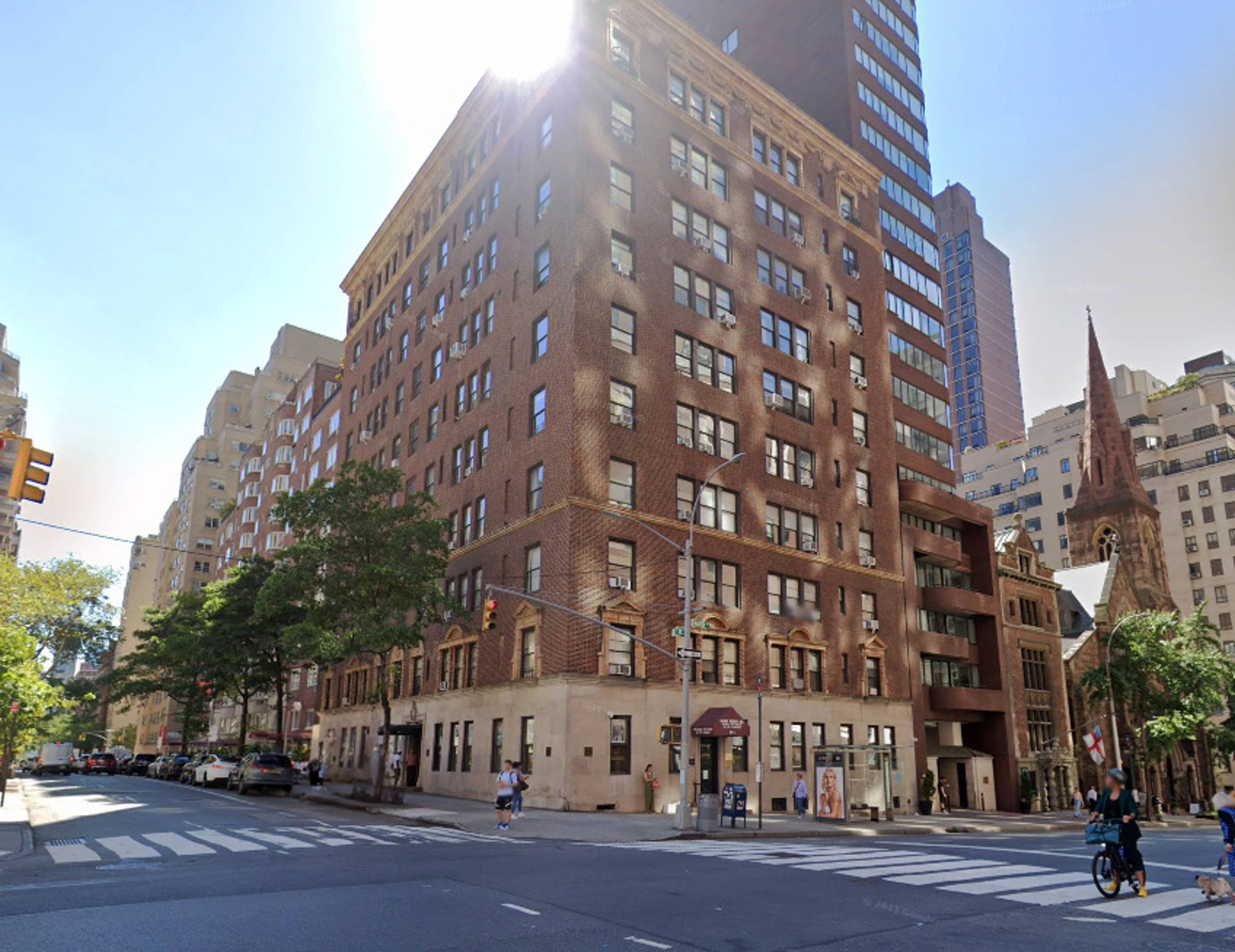 Photo of 215 Madison Avenue