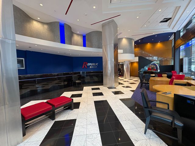 830 Third Avenue (Corner)