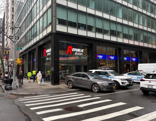 830 Third Avenue (Corner)