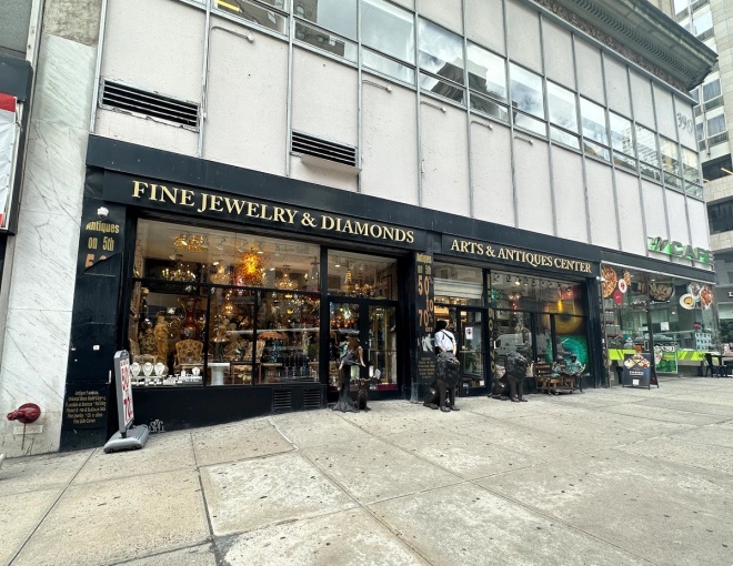 Photo of 390 Fifth Avenue