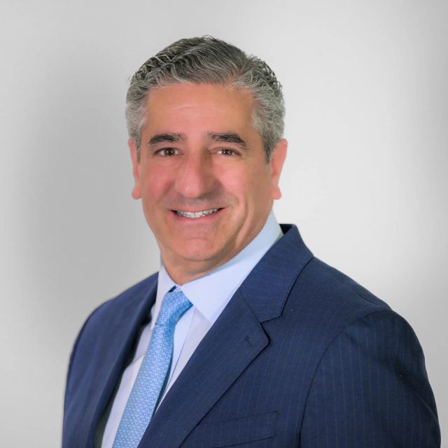 Portrait of Greg Dweck