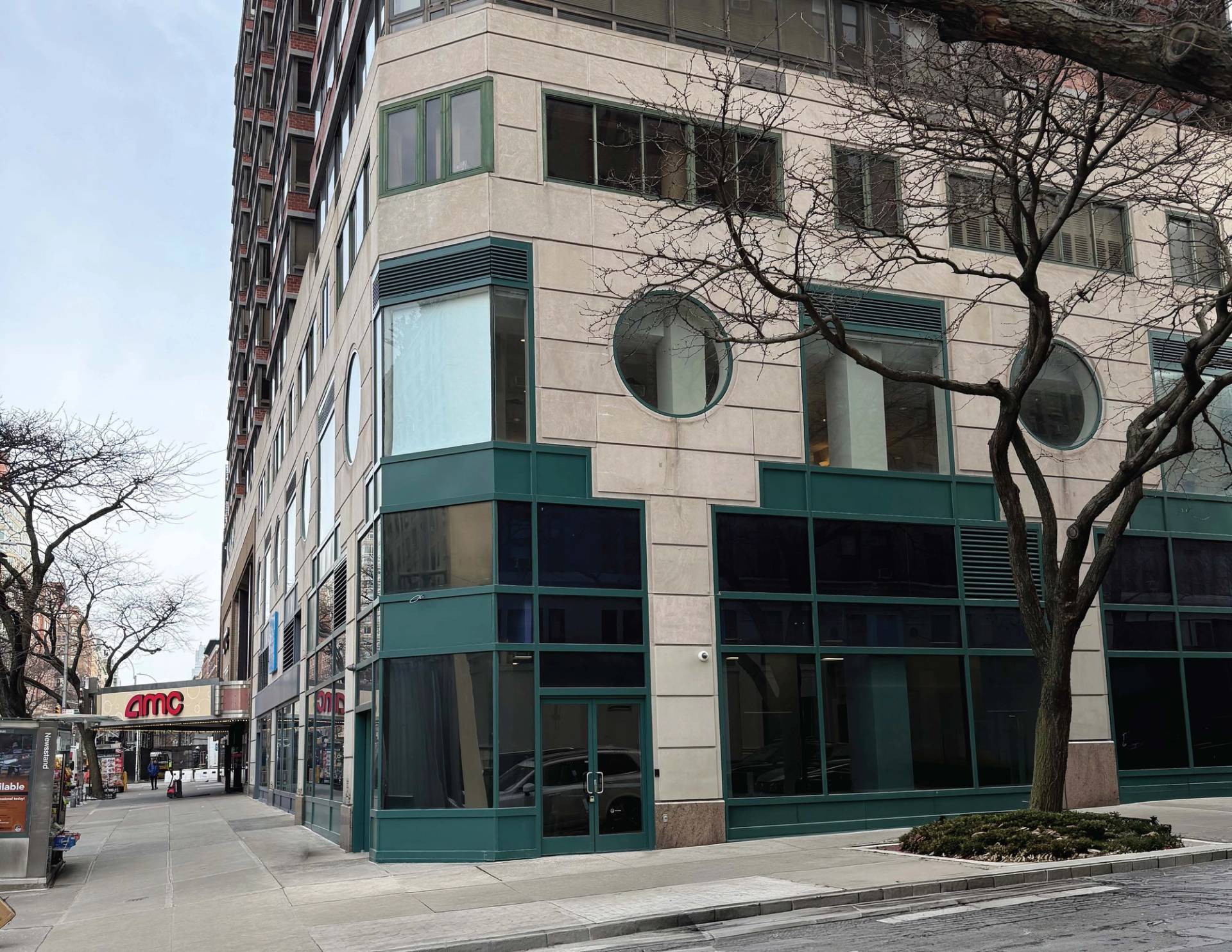 2300 Broadway