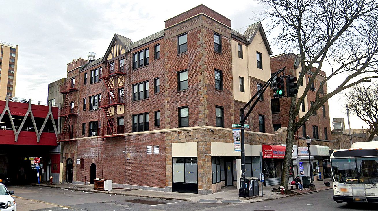 6 East Sidney Avenue