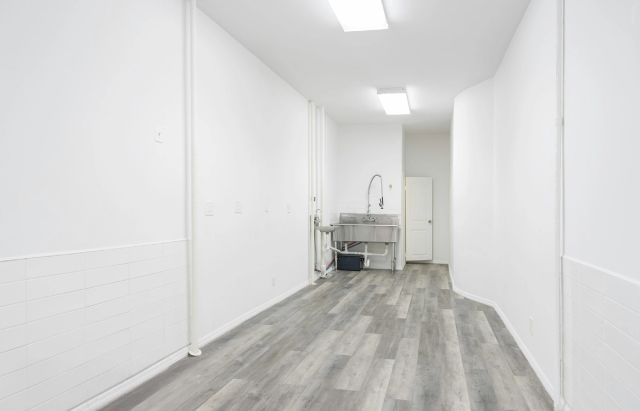 390 Metropolitan Avenue