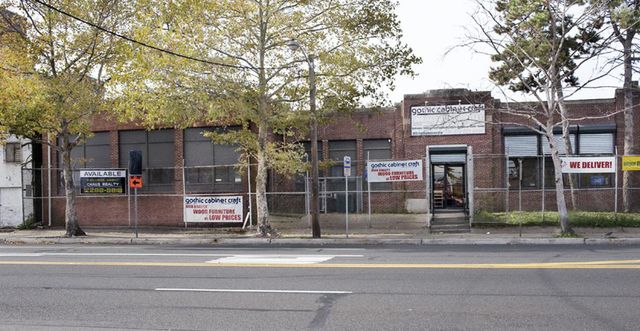 923 Frelinghuysen Avenue