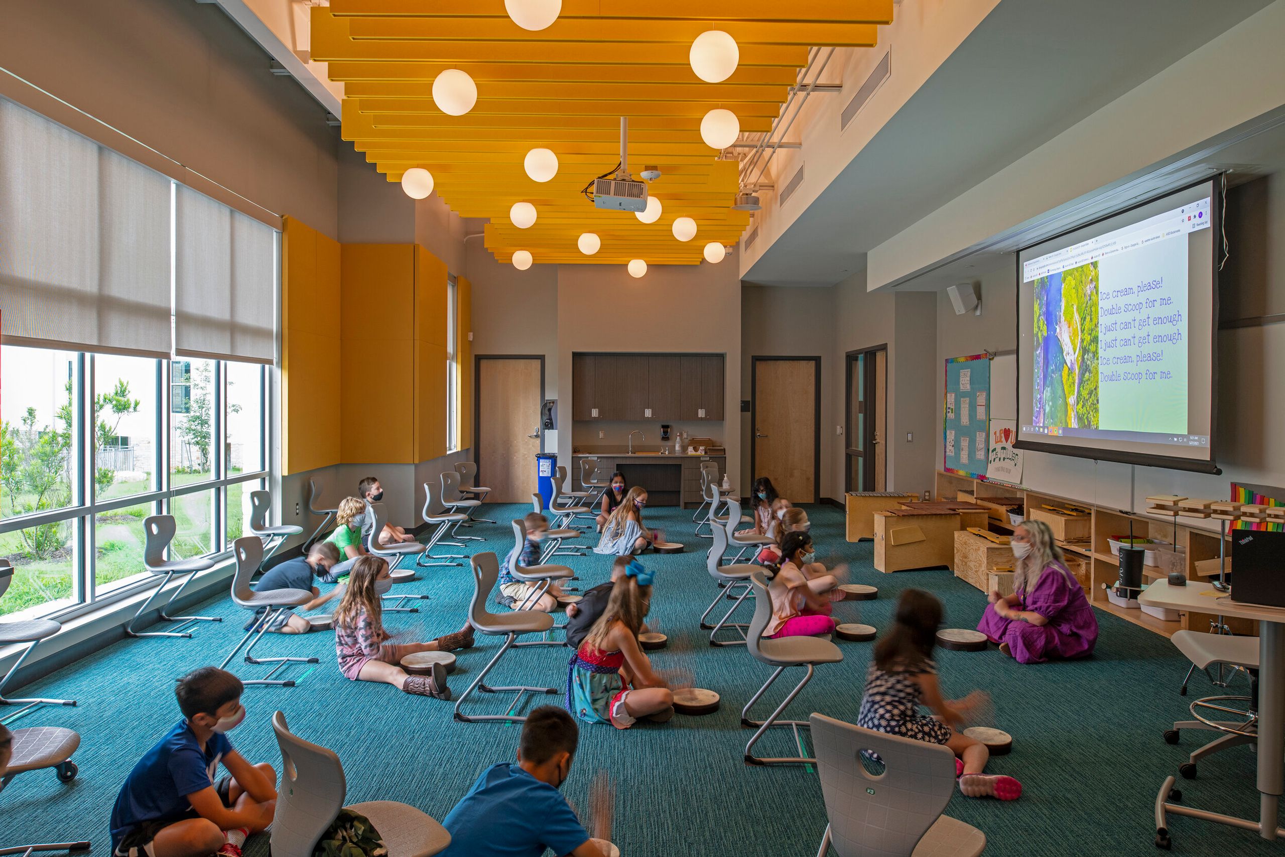 AISD Bear Creek Elementary - Make it stand out