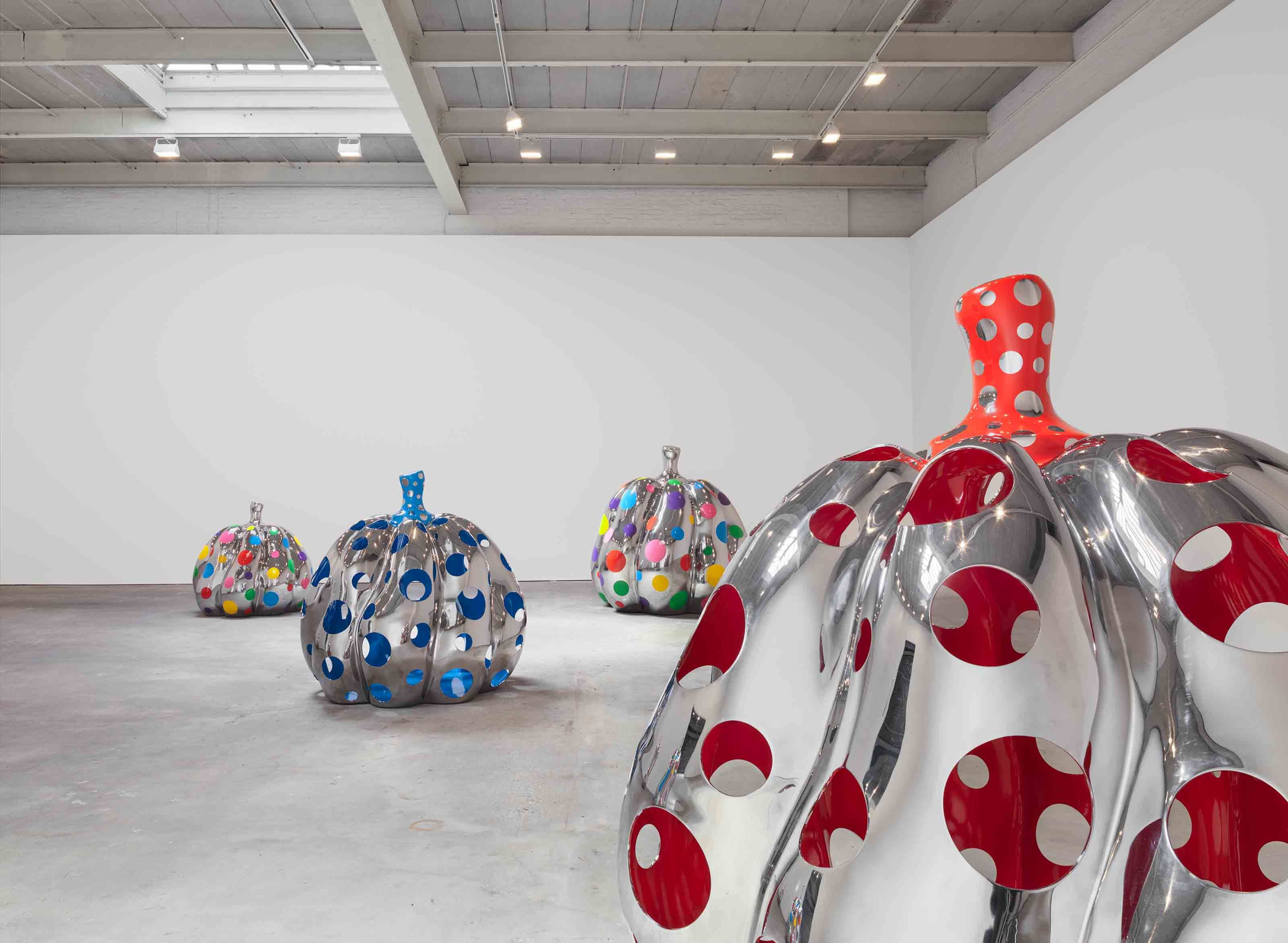 Installation view of the exhibition Yayoi Kusama: Give Me Love at David Zwirner in New York, dated 2015.
