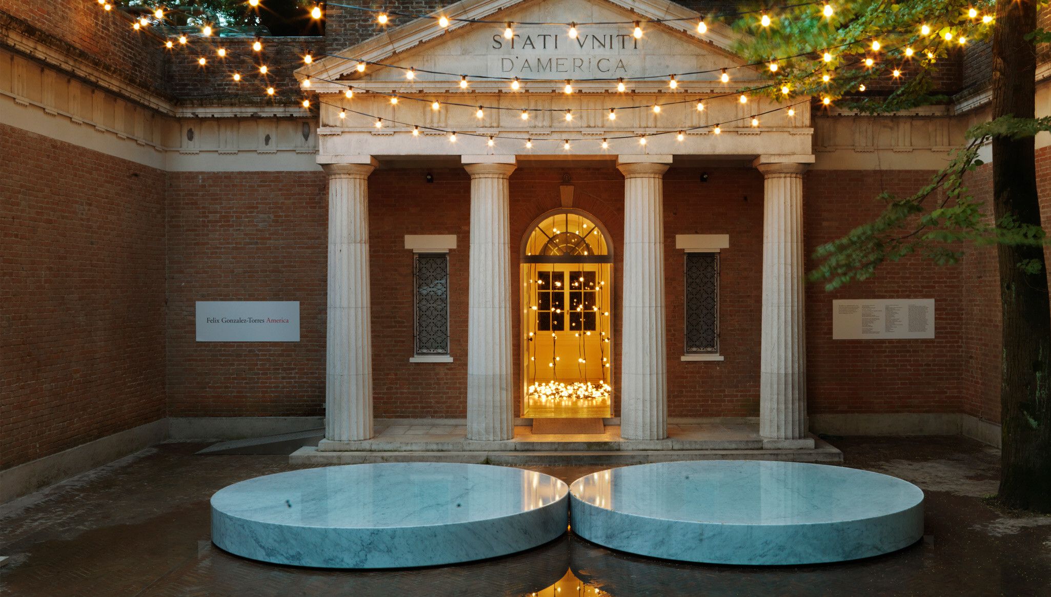 An installation view of an Untitled work, dated 1992–1995, as part of the exhibition Felix Gonzalez-Torres: America, The United States Pavilion, 52nd International Art Exhibition at La Biennale di Venezia in Venice, dated 2007