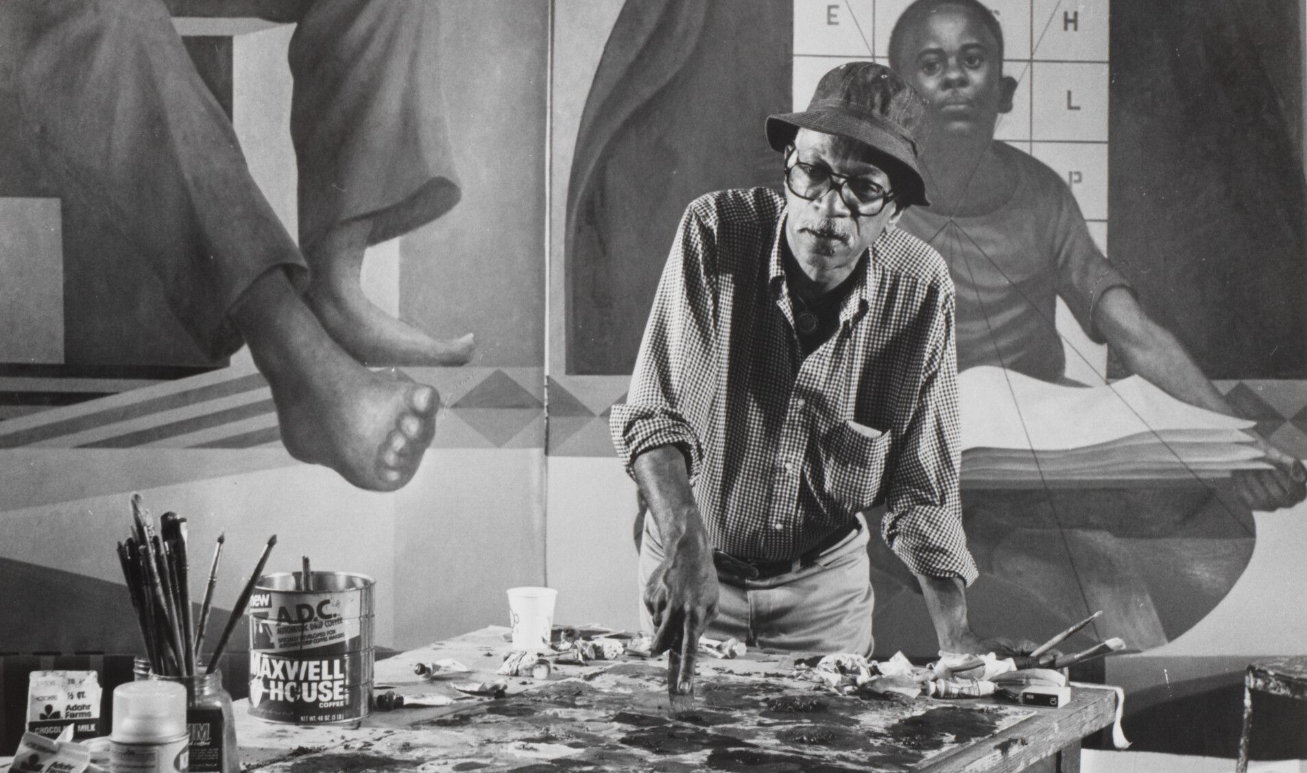 Charles White at Otis Studio, c. 1977–1978. Photo by Frank Thomas copyright The Charles White Archives.