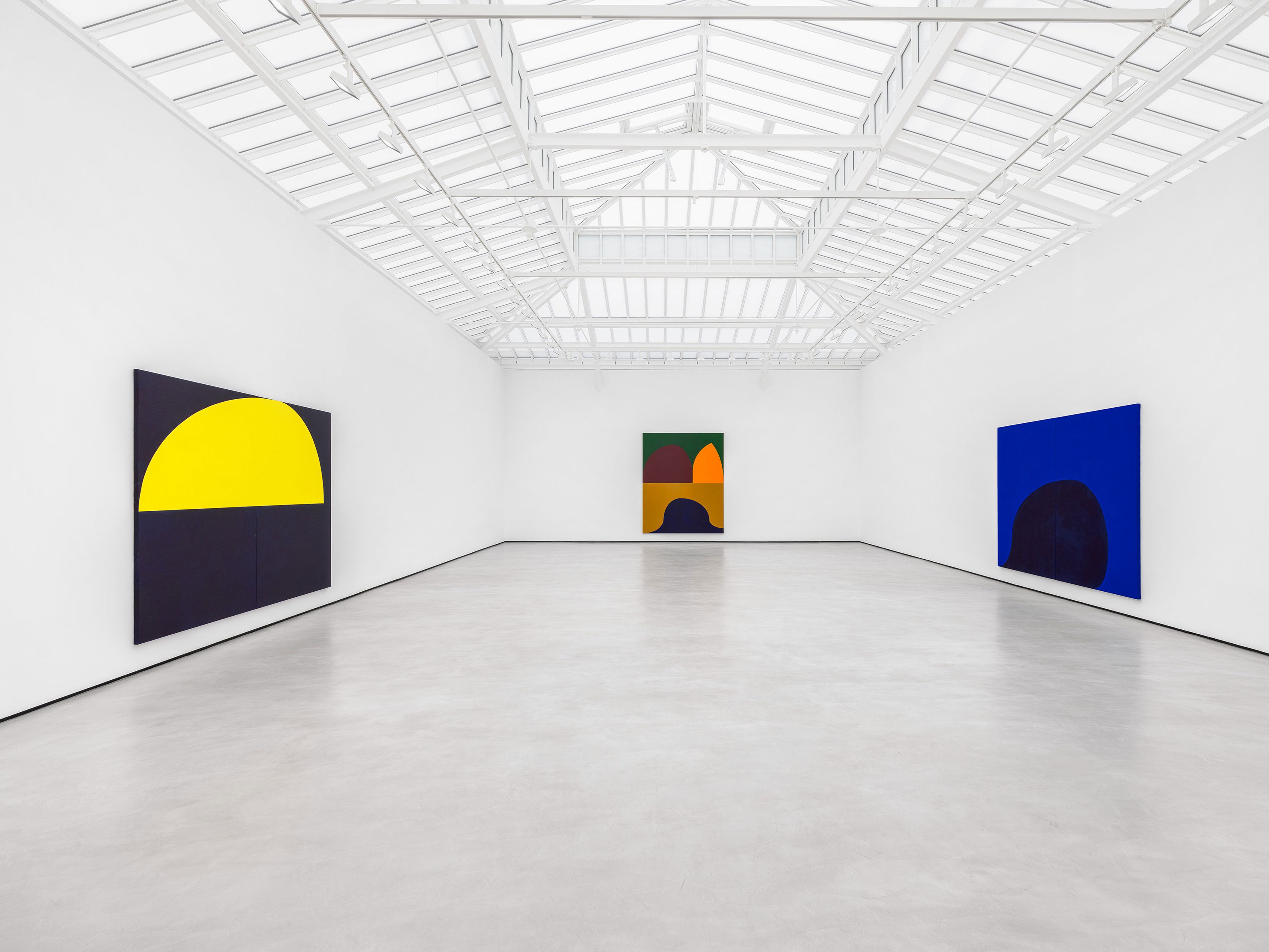 An installation view of the Exhibition, Suzan Frecon: Light Factory, at David Zwirner in Paris, dated 2025.