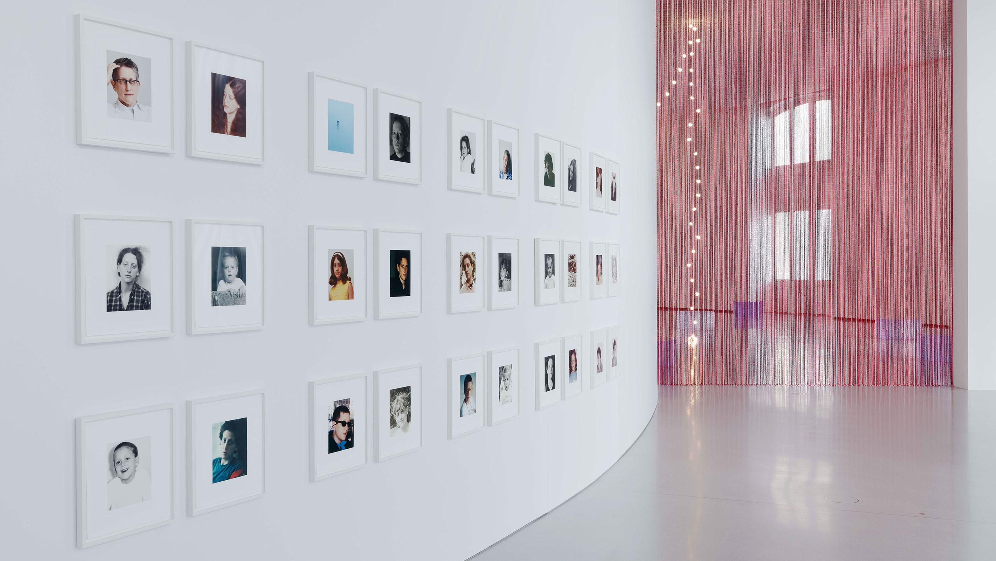 Installation view of an exhibition, titled Felix Gonzalez-Torres – Roni Horn, at Bourse de Commerce, Pinault Collection, in Paris, dated 2022. 