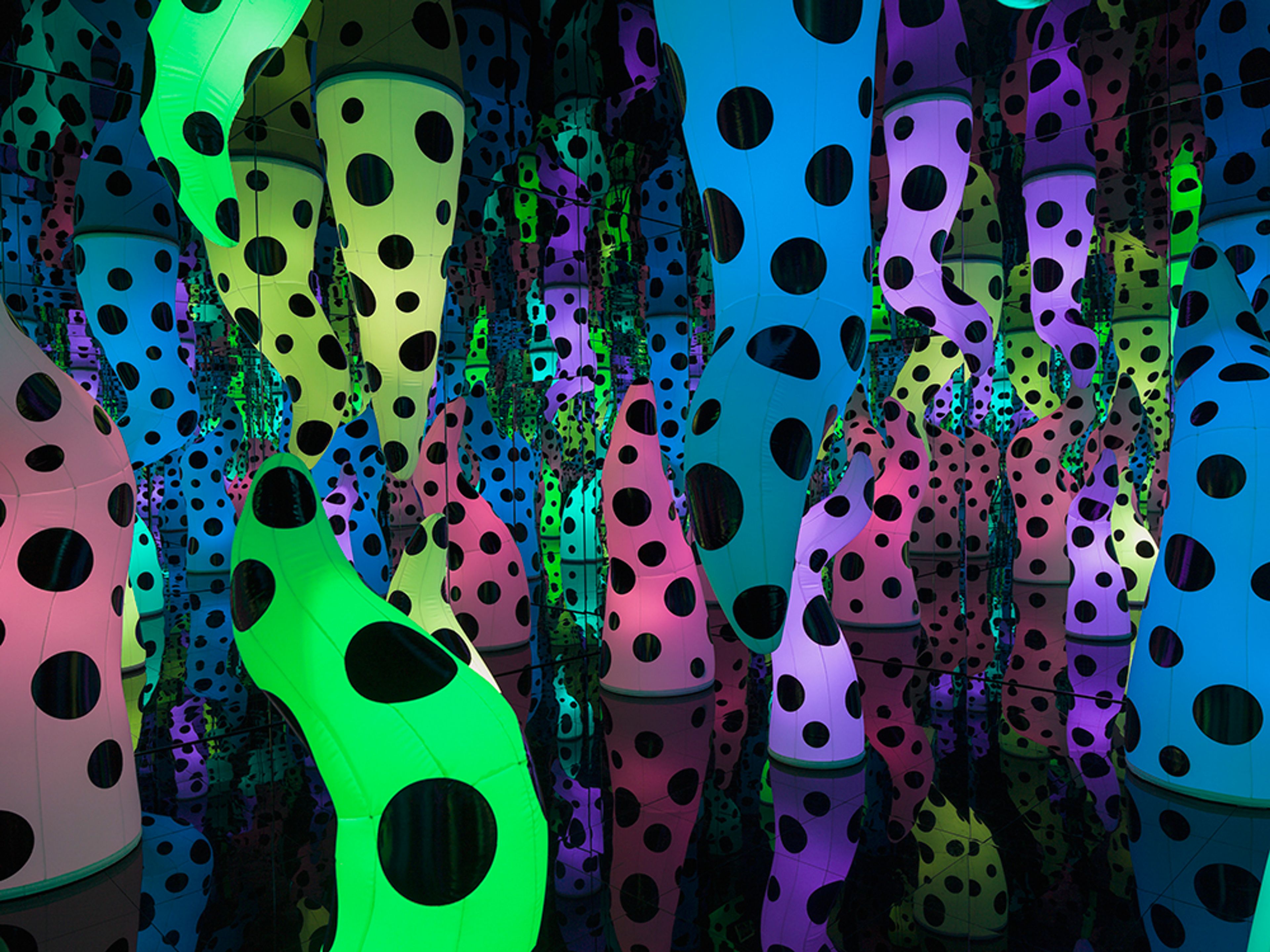 An installation by Yayoi Kusama, titled Love is calling, dated 2013.