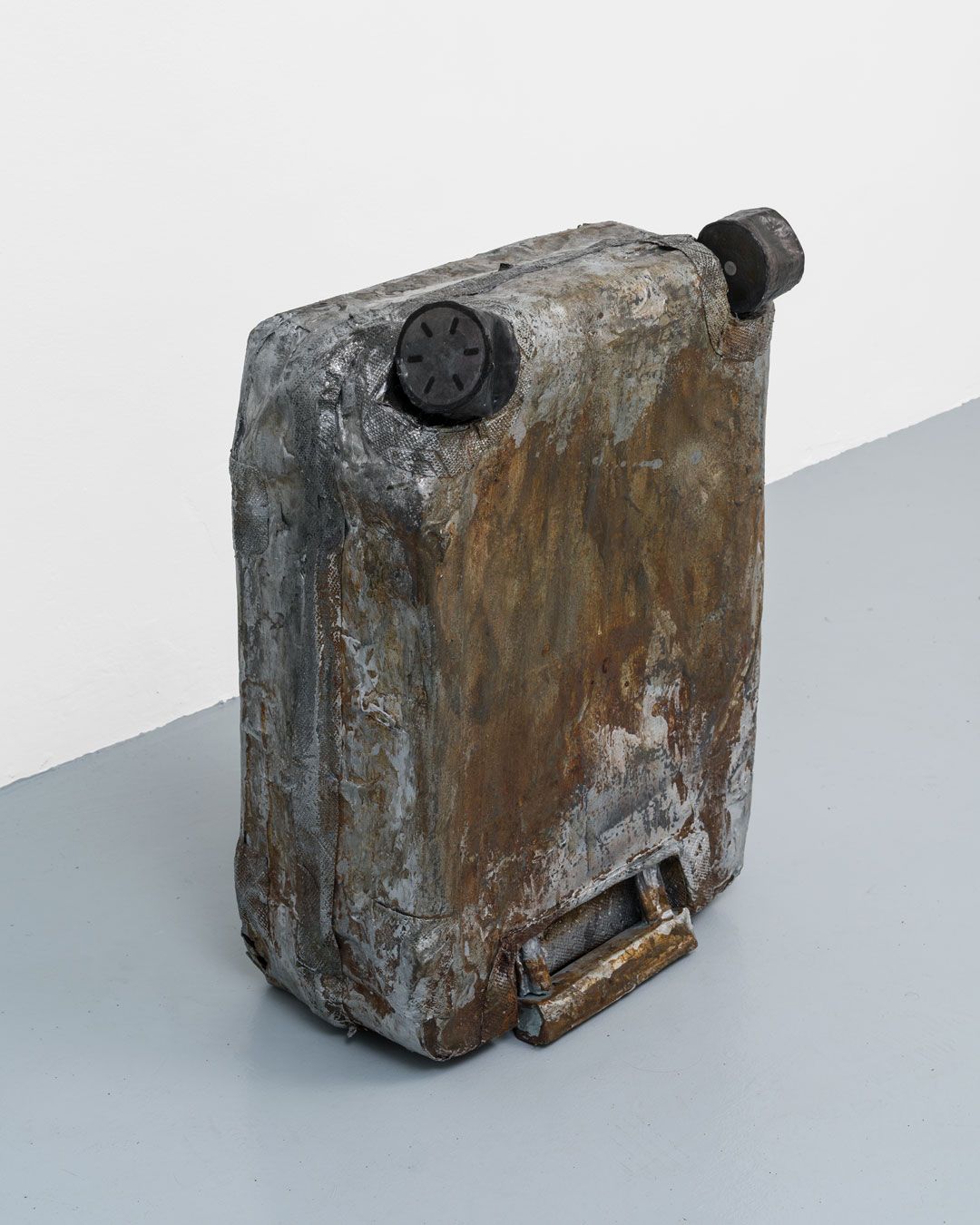 An untitled sculpture by Andrei Koschmieder dated 2019